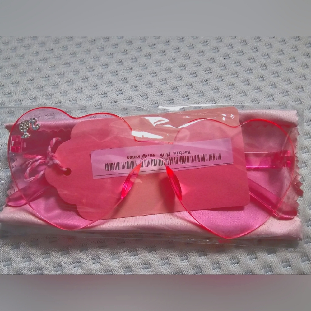 handcrafted pink heart-shaped sunglasses upcycled - Picture 4 of 4